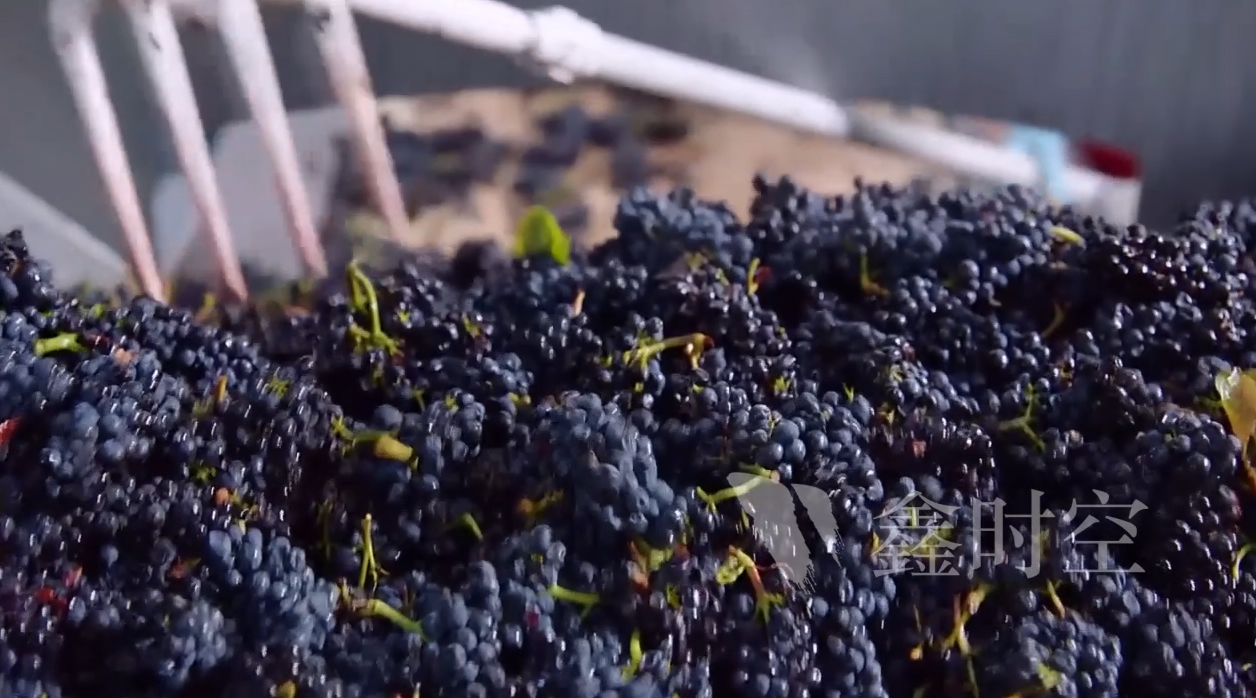 展覽中三維發光人物的制作